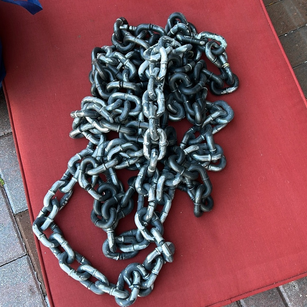Costume chain